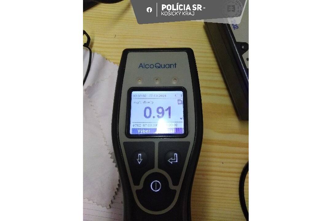 FOTO: Policajné kontroly vo Veľkých Kapušanoch a Gelnici, foto 5