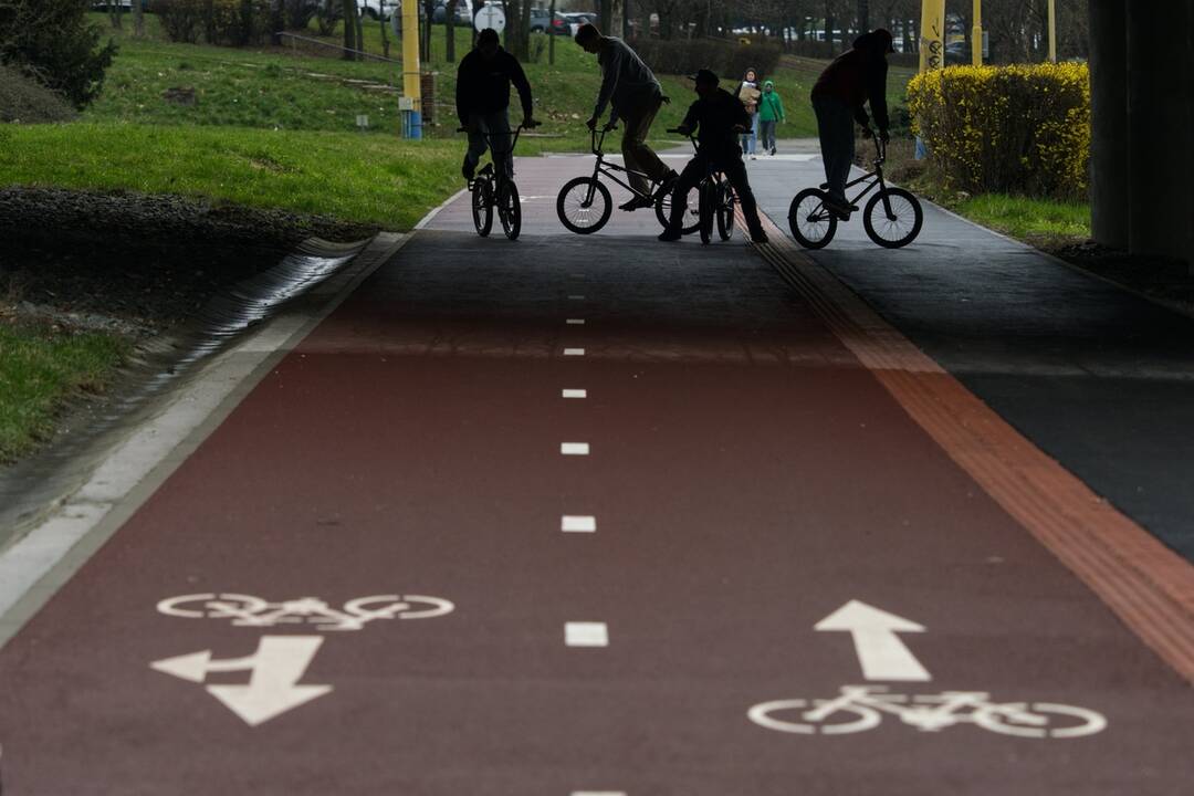 FOTO: Nový chodník pre cyklistov na sídlisku KVP, foto 1