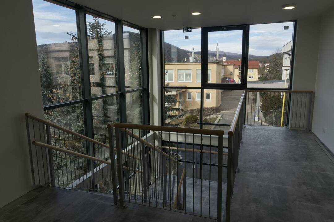 FOTO: Nová športová hala na Základnej a materskej škole Železiarskej 4 v Košiciach, foto 30