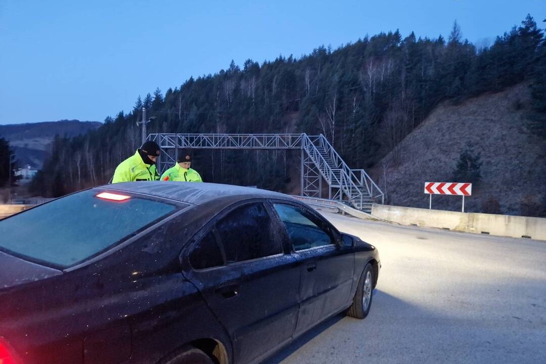 FOTO: Policajná akcia v Dobšinej a na Sídlisku KVP, foto 1