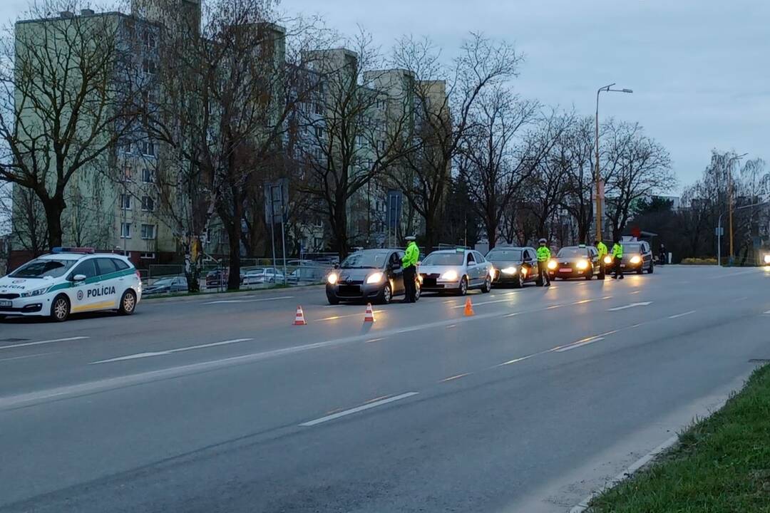 FOTO: Policajná akcia v Dobšinej a na Sídlisku KVP, foto 6