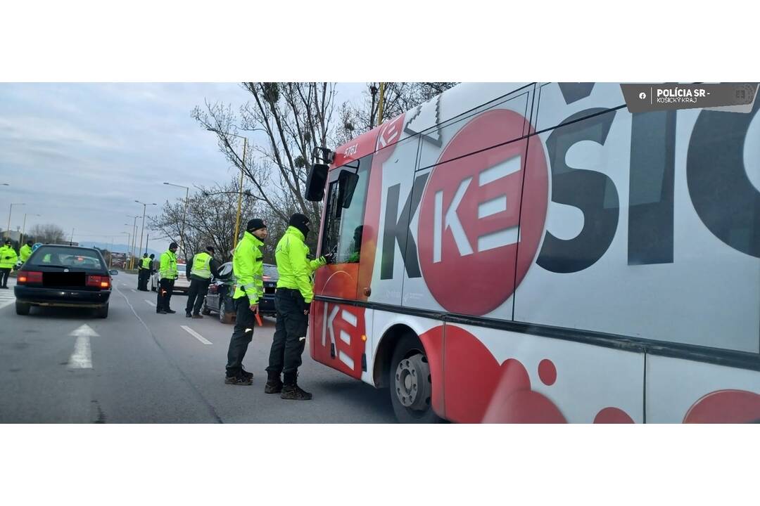 FOTO: Policajná akcia v Dobšinej a na Sídlisku KVP, foto 5