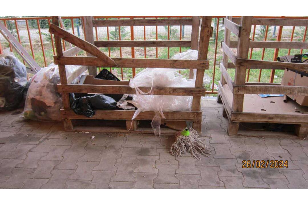 FOTO: Pleseň, exkrementy od hlodavcov aj potraviny po záruke. Toto sú najčastejšie nedostatky prevádzok, foto 33