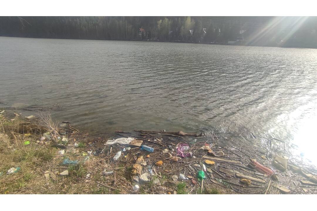 FOTO: Žalostný stav brehov vodnej nádrže Ružín, foto 4