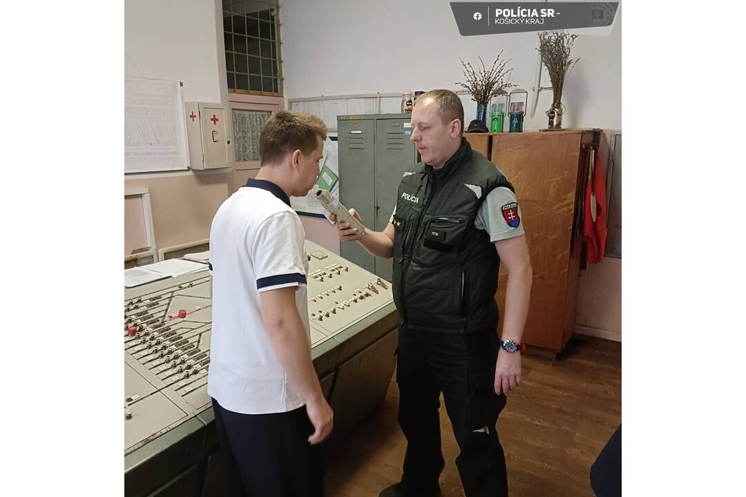 FOTO: Železniční policajti dávali „fúkať“ rušňovodičom, foto 4