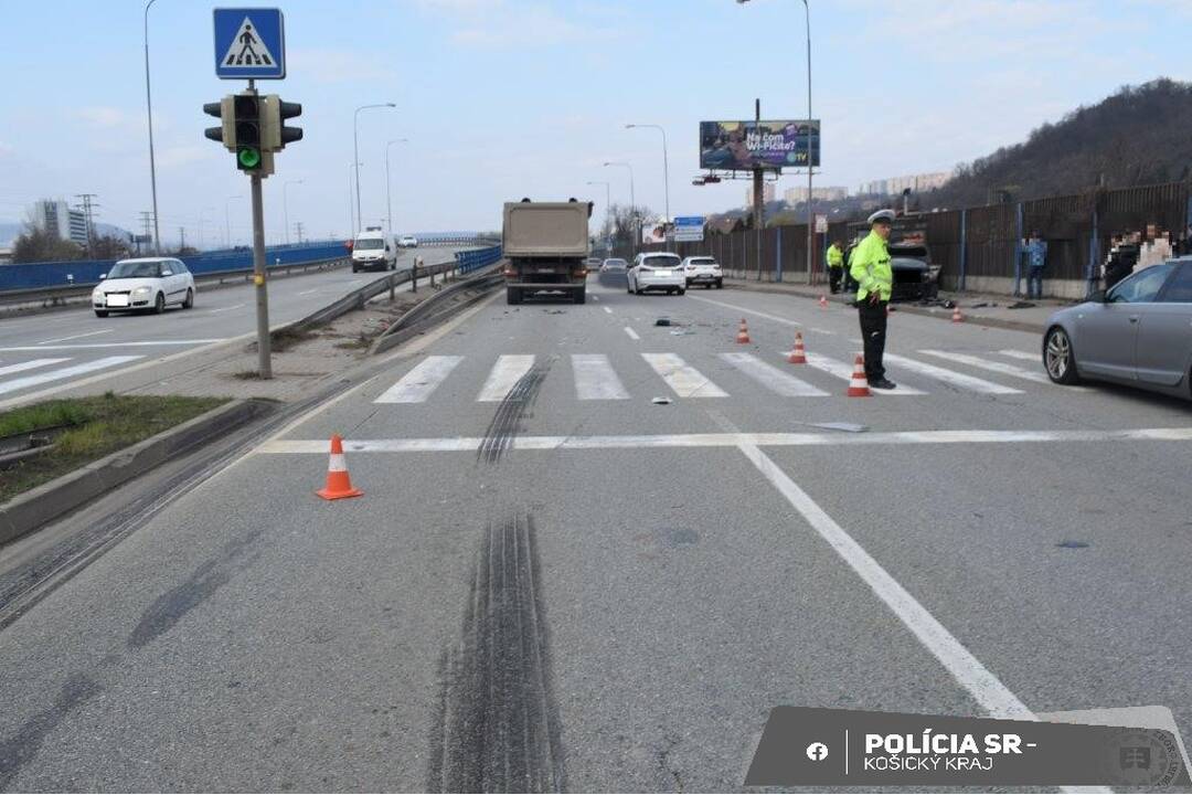 FOTO: Nehoda na Južnom nábreží, foto 3