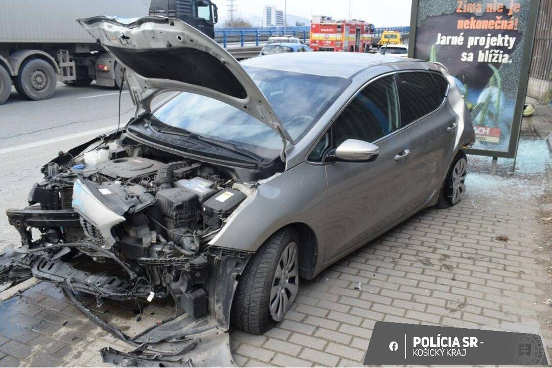 FOTO: Nehoda na Južnom nábreží, foto 1