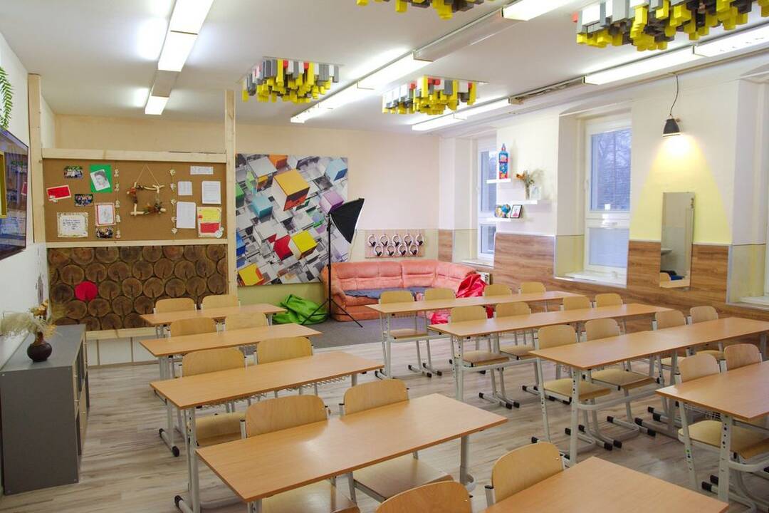 FOTO: Žiaci z Michalovies sa učia v triedach budúcnosti, foto 2