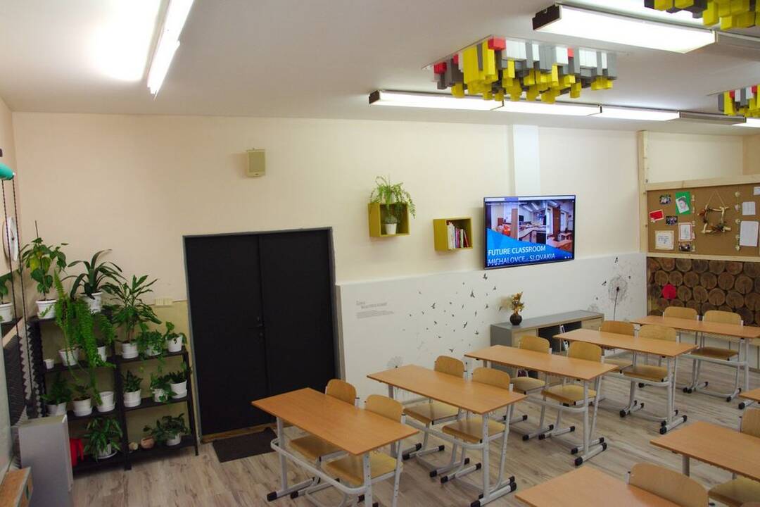 FOTO: Žiaci z Michalovies sa učia v triedach budúcnosti, foto 3