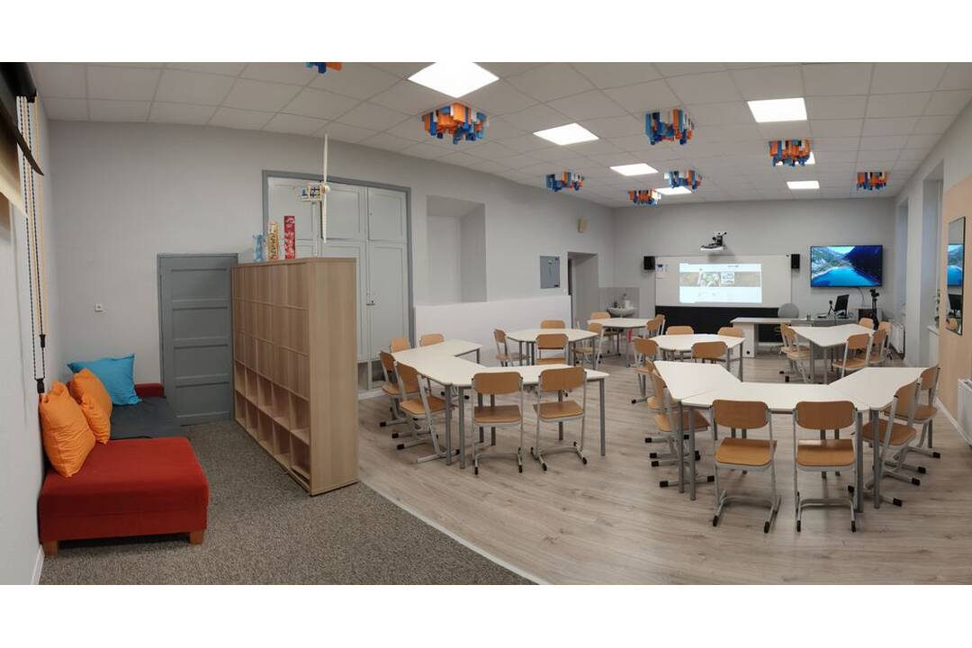 FOTO: Žiaci z Michalovies sa učia v triedach budúcnosti, foto 9