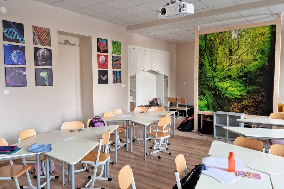 FOTO: Žiaci z Michalovies sa učia v triedach budúcnosti, foto 16