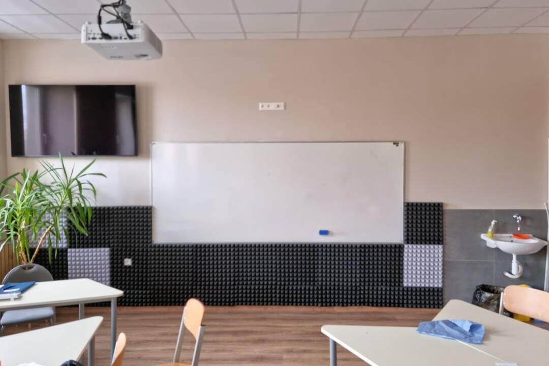 FOTO: Žiaci z Michalovies sa učia v triedach budúcnosti, foto 21