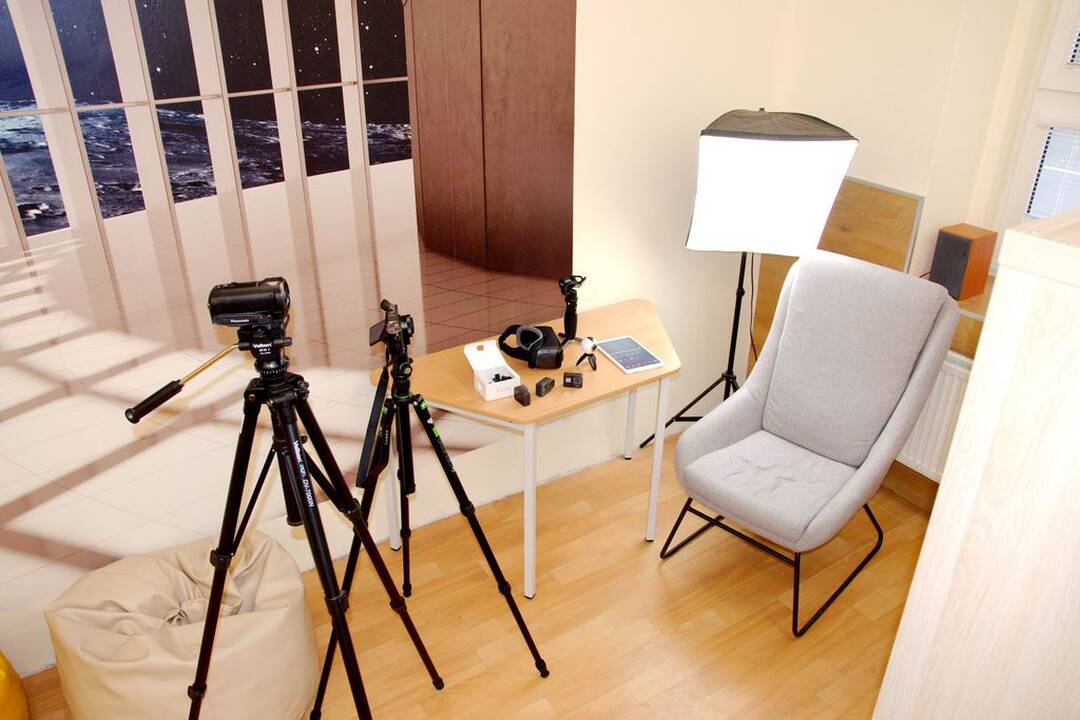 FOTO: Žiaci z Michalovies sa učia v triedach budúcnosti, foto 27