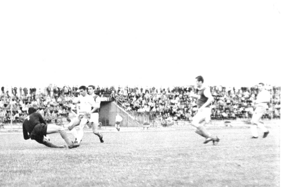 FOTO: Anton Flešár dlhé roky obliekal dres FC Lokomotíva Košice, foto 8