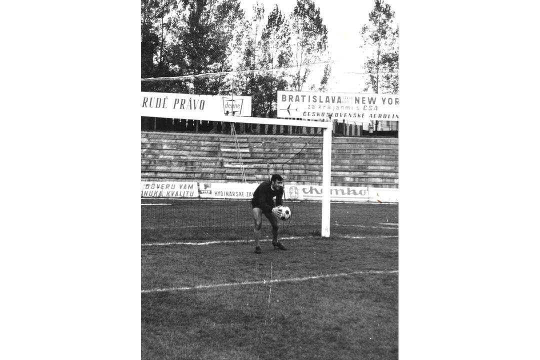 FOTO: Anton Flešár dlhé roky obliekal dres FC Lokomotíva Košice, foto 11