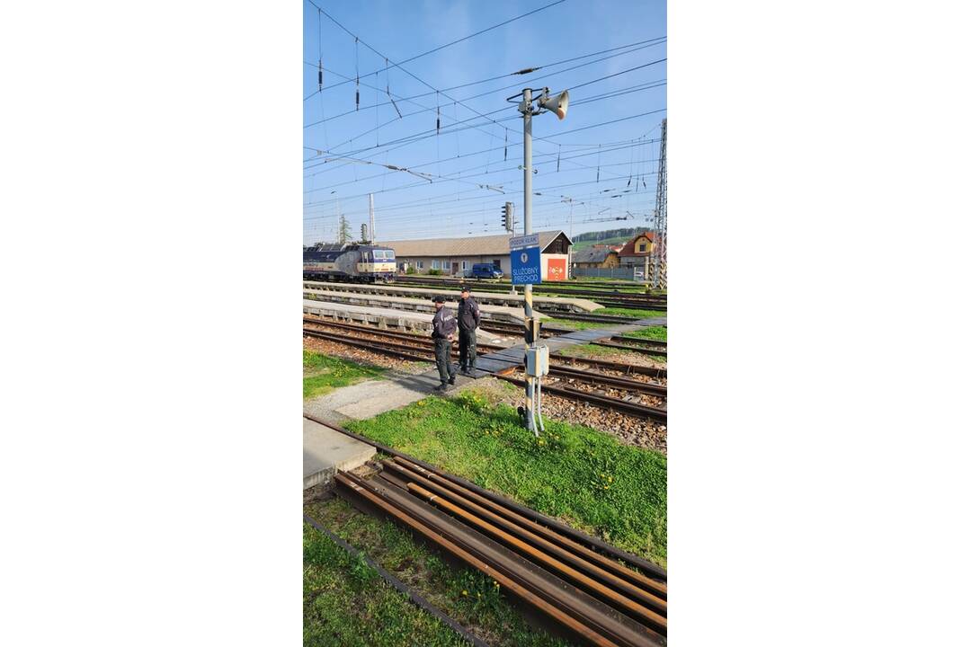 FOTO: Kontroly železničných policajtov na staniciach a vo vlakoch, foto 4