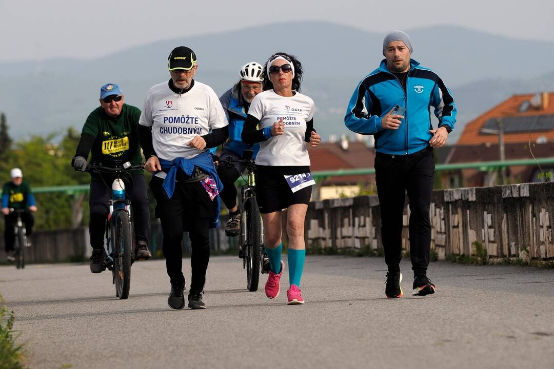 FOTO: Vyše 600 bežcov si odbehlo ultramaratón z Košíc do Miskolca, foto 6