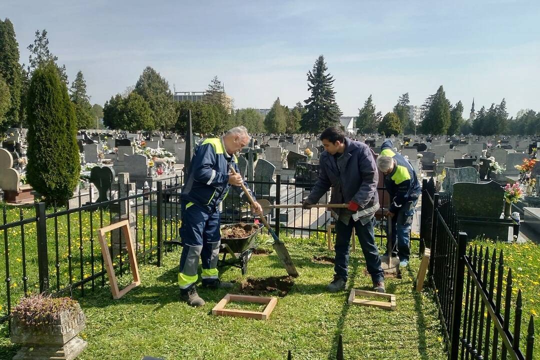 FOTO: Na trebišovskom cintoríne pribudlo lapidárium, foto 2