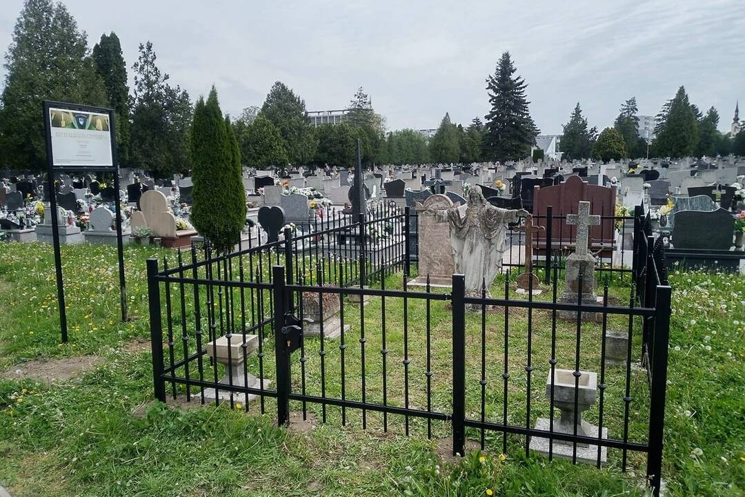 FOTO: Na trebišovskom cintoríne pribudlo lapidárium, foto 3
