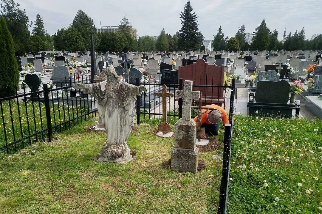 FOTO: Na trebišovskom cintoríne pribudlo lapidárium, foto 5