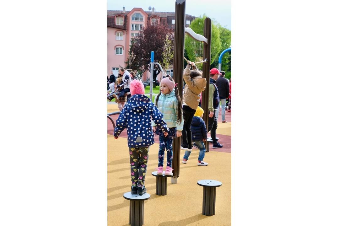 FOTO: Na sídlisku Východ v Spišskej Novej Vsi otvorili nový vnútroblok, foto 5