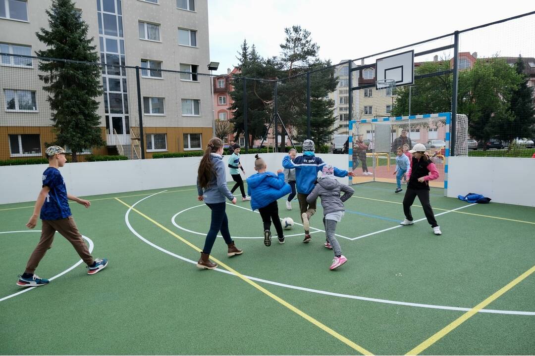 FOTO: Na sídlisku Východ v Spišskej Novej Vsi otvorili nový vnútroblok, foto 6