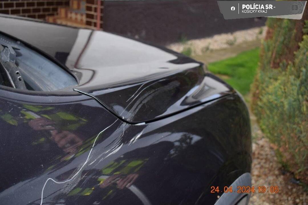 FOTO: Nehoda auta a kolobežky, pri ktorej sa zranili tri deti, foto 2