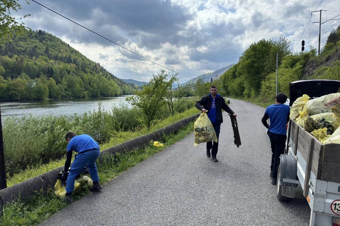 FOTO: Veľká upratovacia akcia na Ružíne. Vyzbierali tri tony odpadu, foto 4