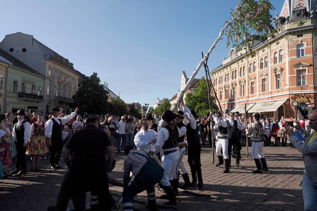 FOTO: Máje zdobia obce a mestá v celom Košickom kraji, foto 1