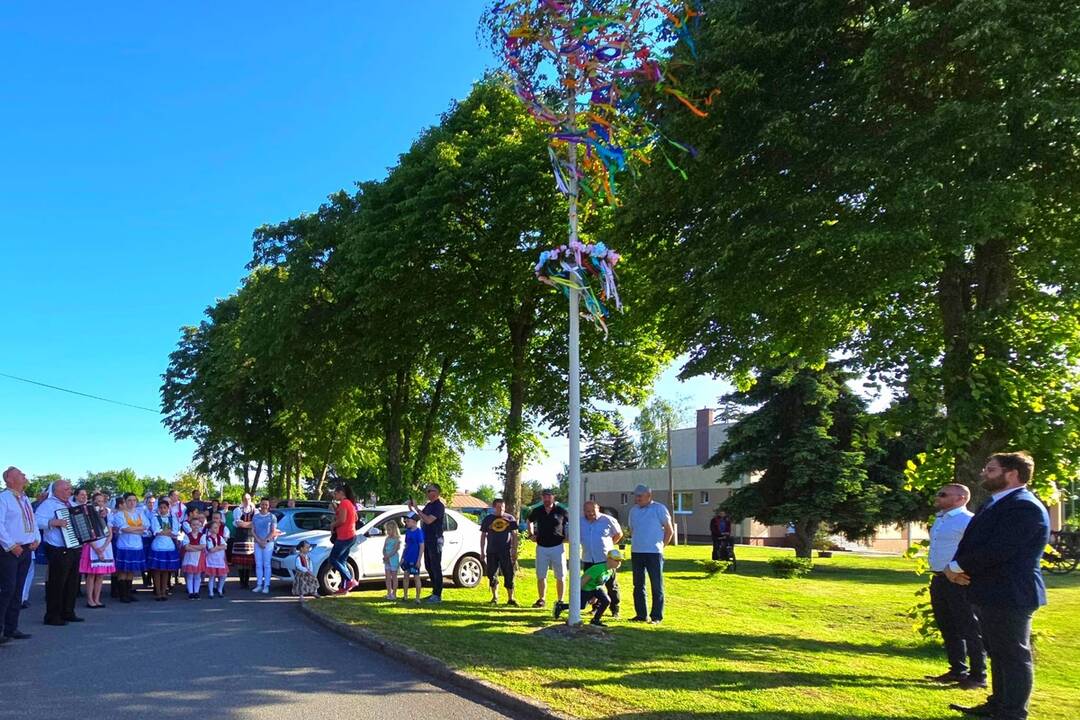 FOTO: Máje zdobia obce a mestá v celom Košickom kraji, foto 10