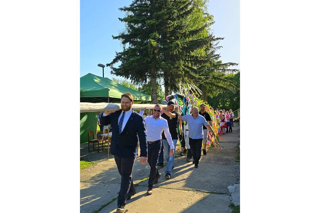 FOTO: Máje zdobia obce a mestá v celom Košickom kraji, foto 12