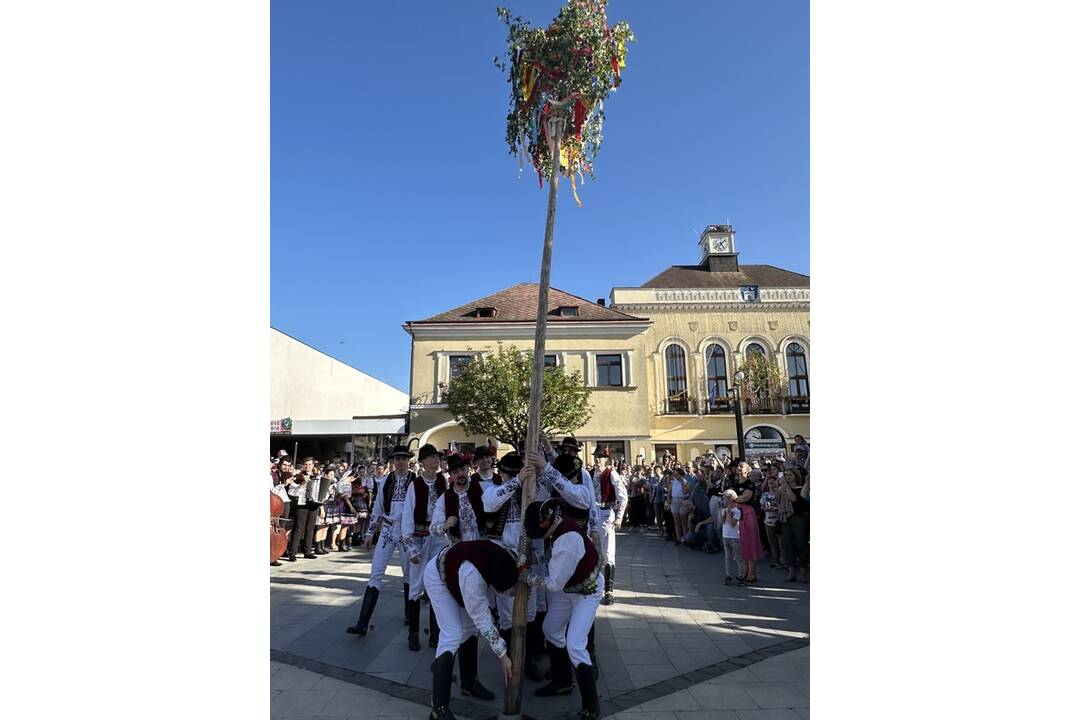 FOTO: Máje zdobia obce a mestá v celom Košickom kraji, foto 13
