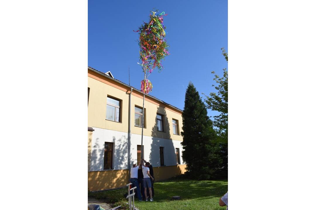 FOTO: Máje zdobia obce a mestá v celom Košickom kraji, foto 22