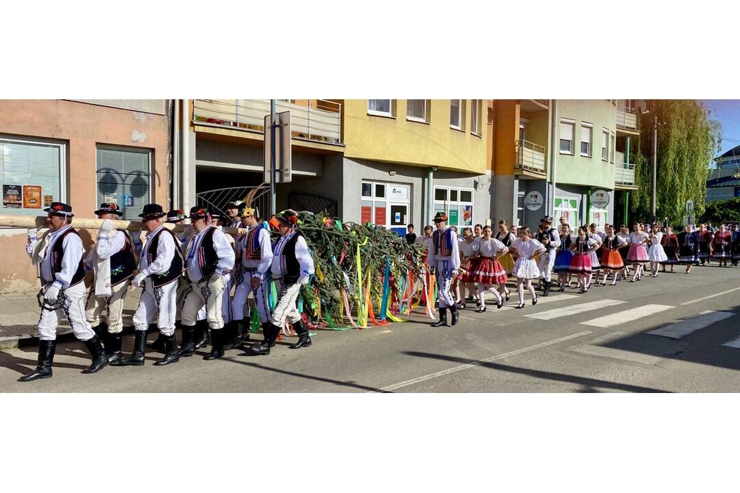 FOTO: Máje zdobia obce a mestá v celom Košickom kraji, foto 23