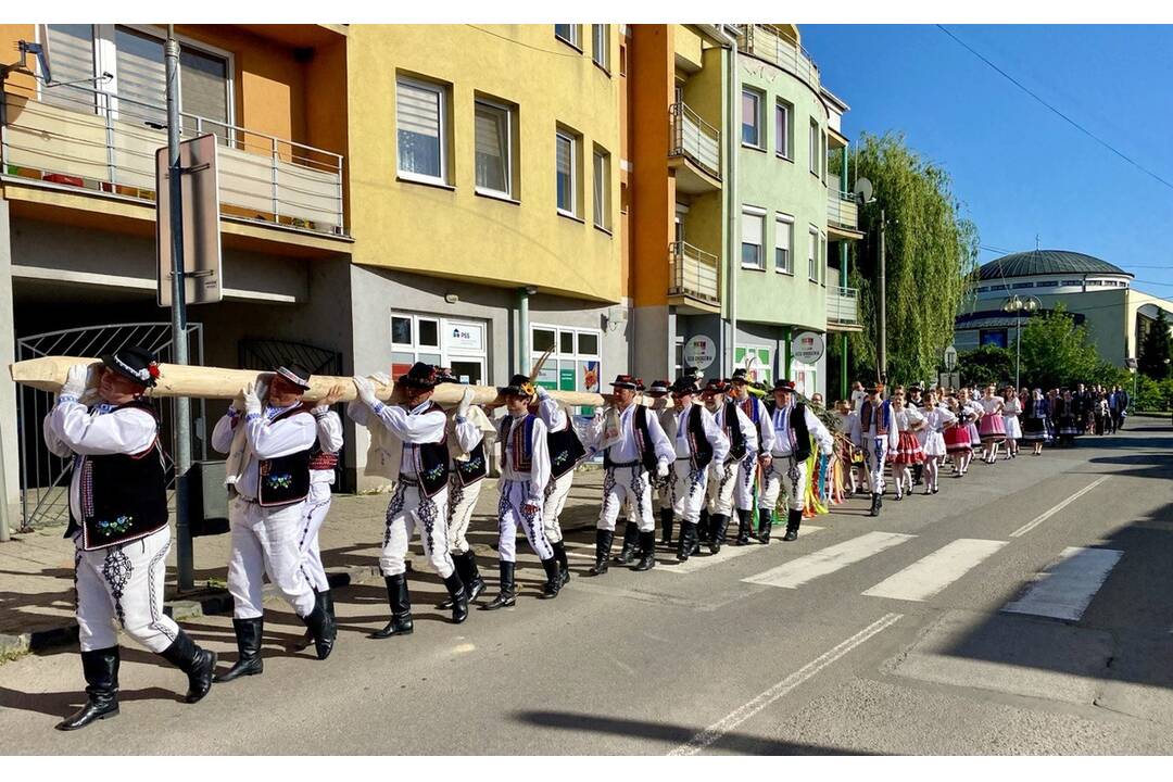 FOTO: Máje zdobia obce a mestá v celom Košickom kraji, foto 24