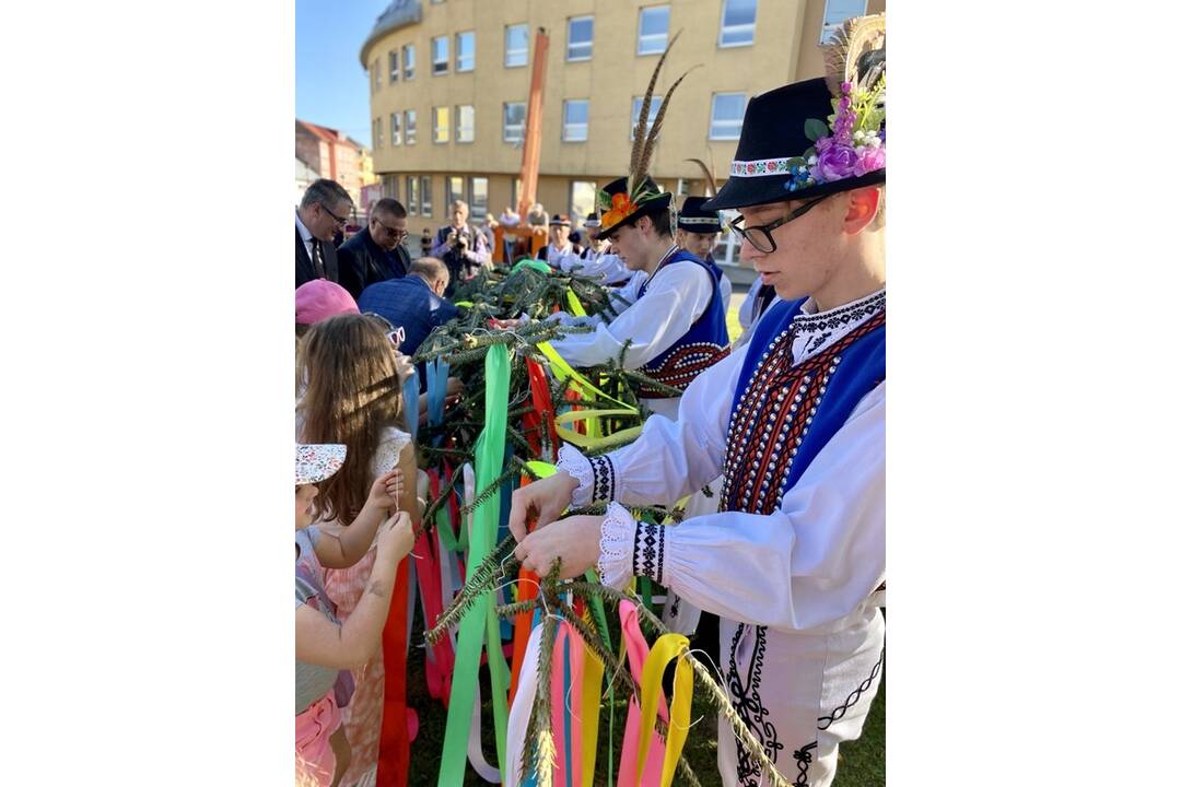 FOTO: Máje zdobia obce a mestá v celom Košickom kraji, foto 25