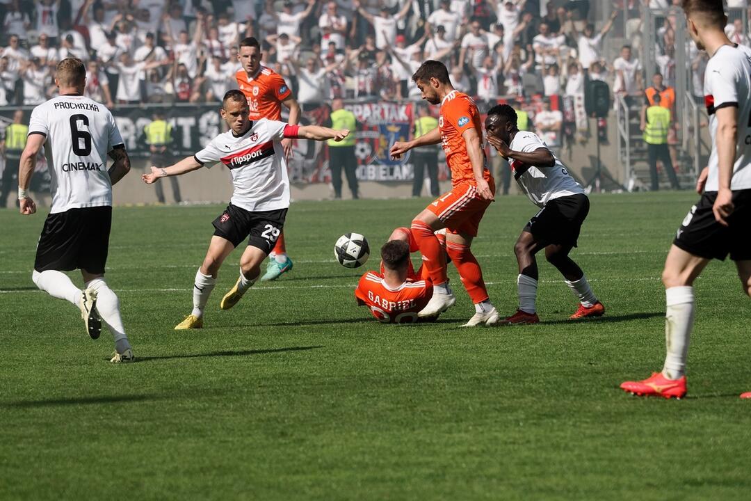 FOTO: Futbaloví fanúšikovia zahltili Košice, foto 29