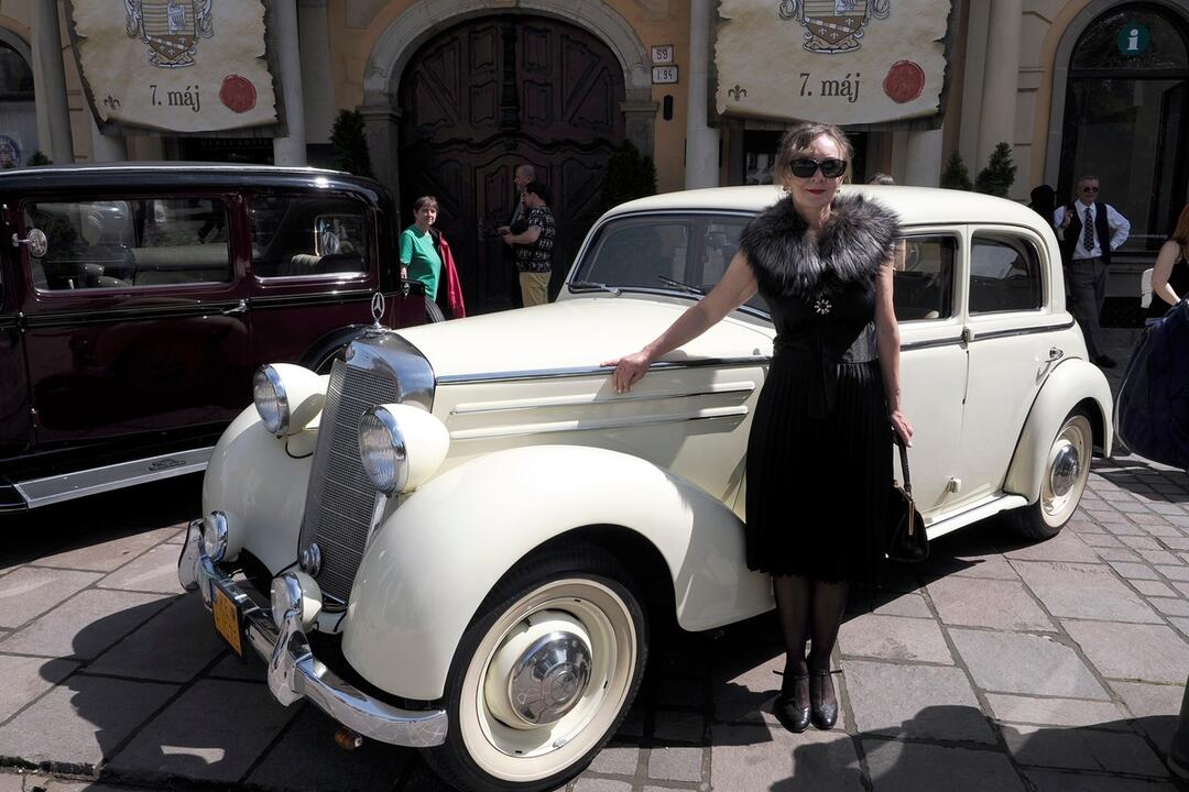 FOTO: Retro atmosféra na Hlavnej ulici. Zaplnili ju dobové veterány, foto 43