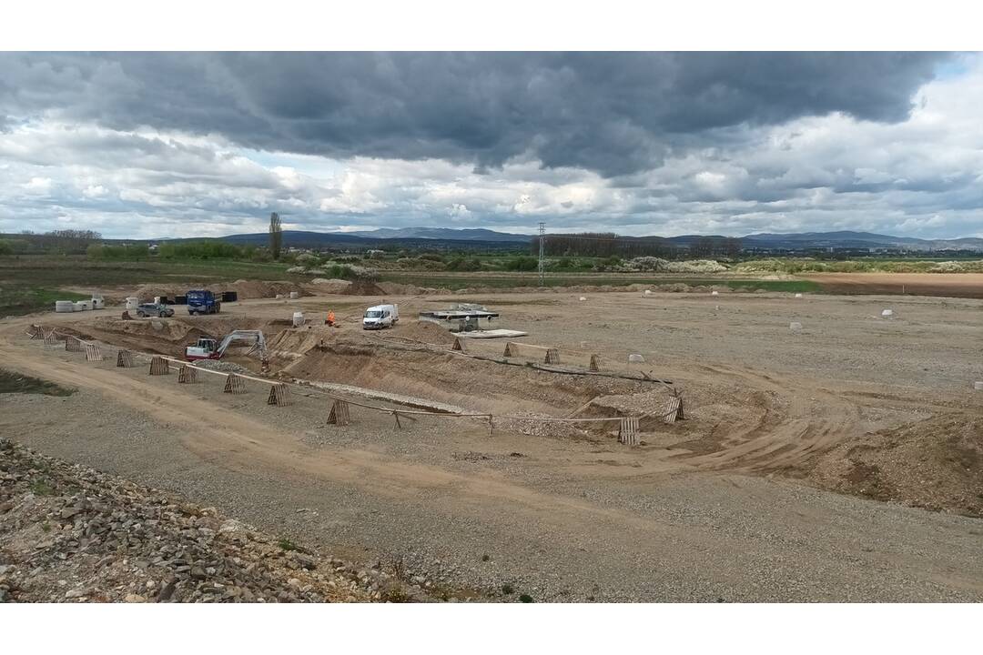 FOTO: Na košickom obchvate pribúdajú mosty a protihlukové steny, foto 4