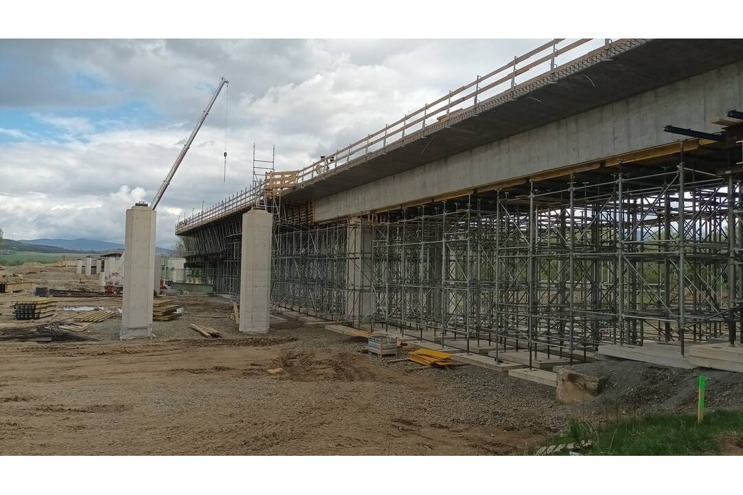 FOTO: Na košickom obchvate pribúdajú mosty a protihlukové steny, foto 9