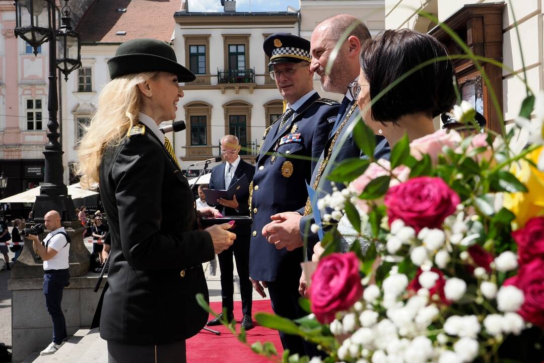 FOTO: Košice ocenili mestských policajtov za ich službu, foto 9