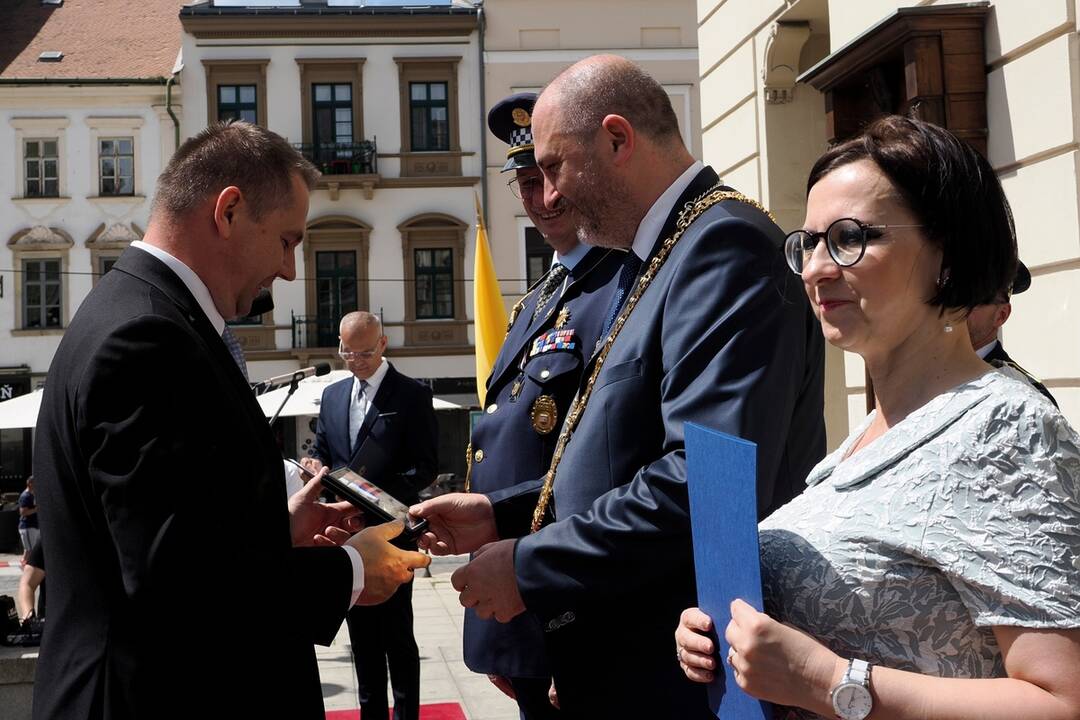 FOTO: Košice ocenili mestských policajtov za ich službu, foto 10