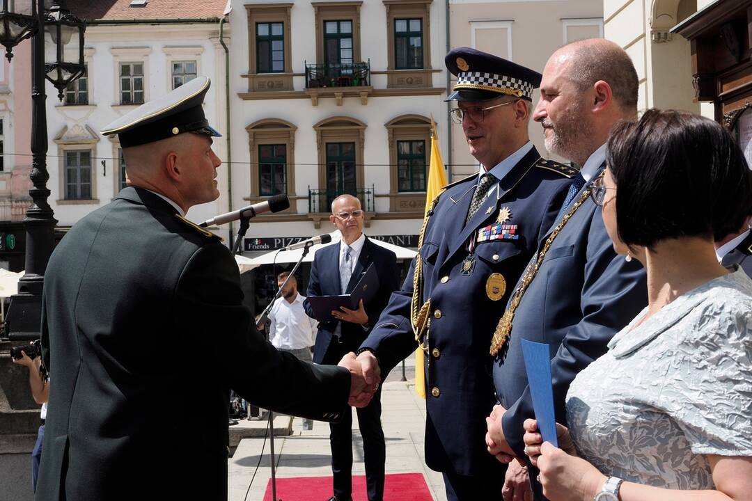FOTO: Košice ocenili mestských policajtov za ich službu, foto 15