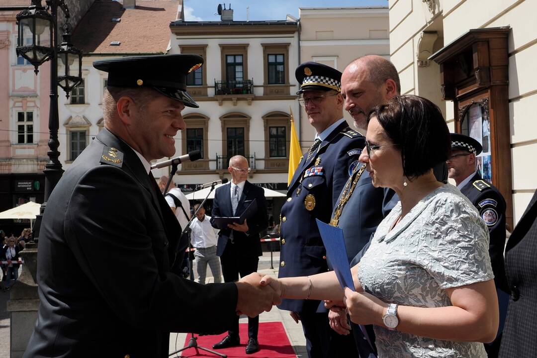 FOTO: Košice ocenili mestských policajtov za ich službu, foto 17