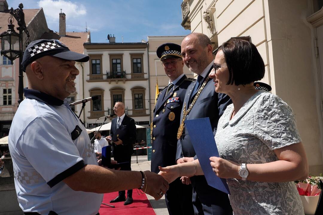 FOTO: Košice ocenili mestských policajtov za ich službu, foto 18