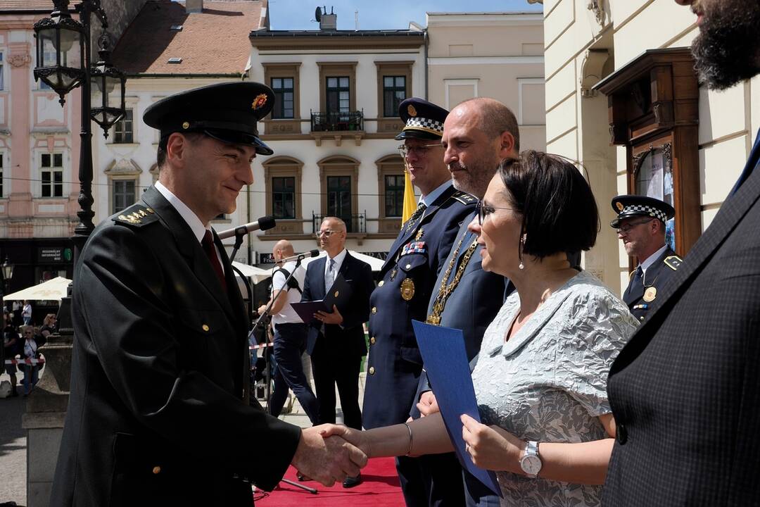 FOTO: Košice ocenili mestských policajtov za ich službu, foto 26
