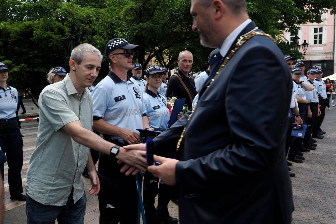 FOTO: Košice ocenili mestských policajtov za ich službu, foto 38