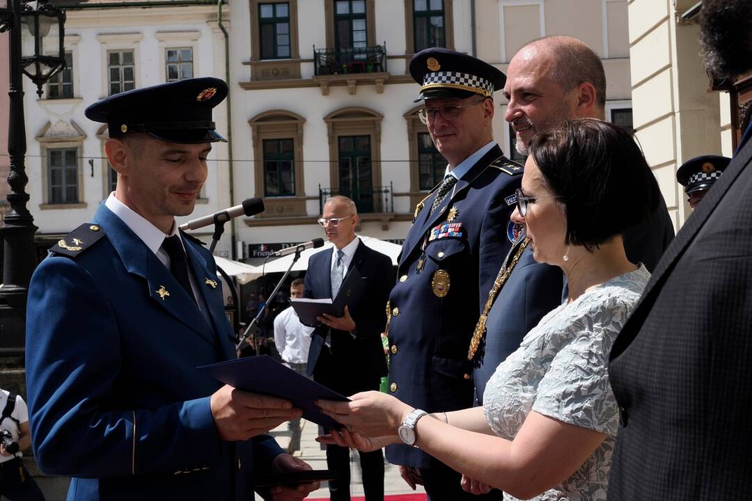 FOTO: Košice ocenili mestských policajtov za ich službu, foto 46