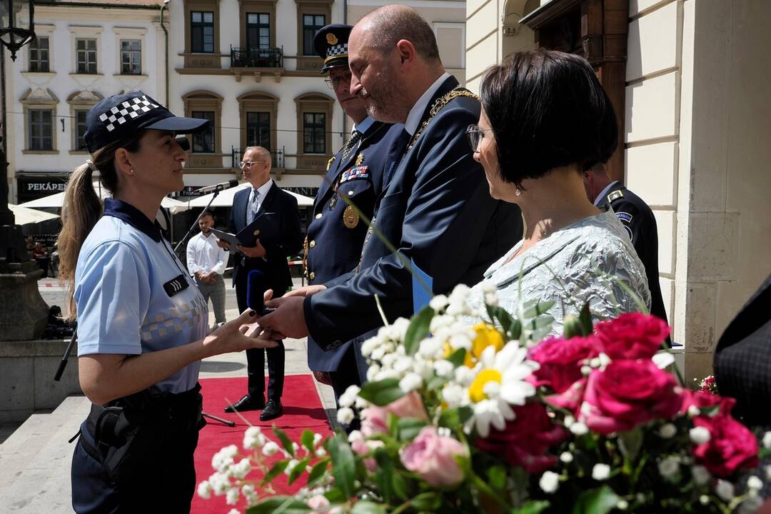 FOTO: Košice ocenili mestských policajtov za ich službu, foto 49