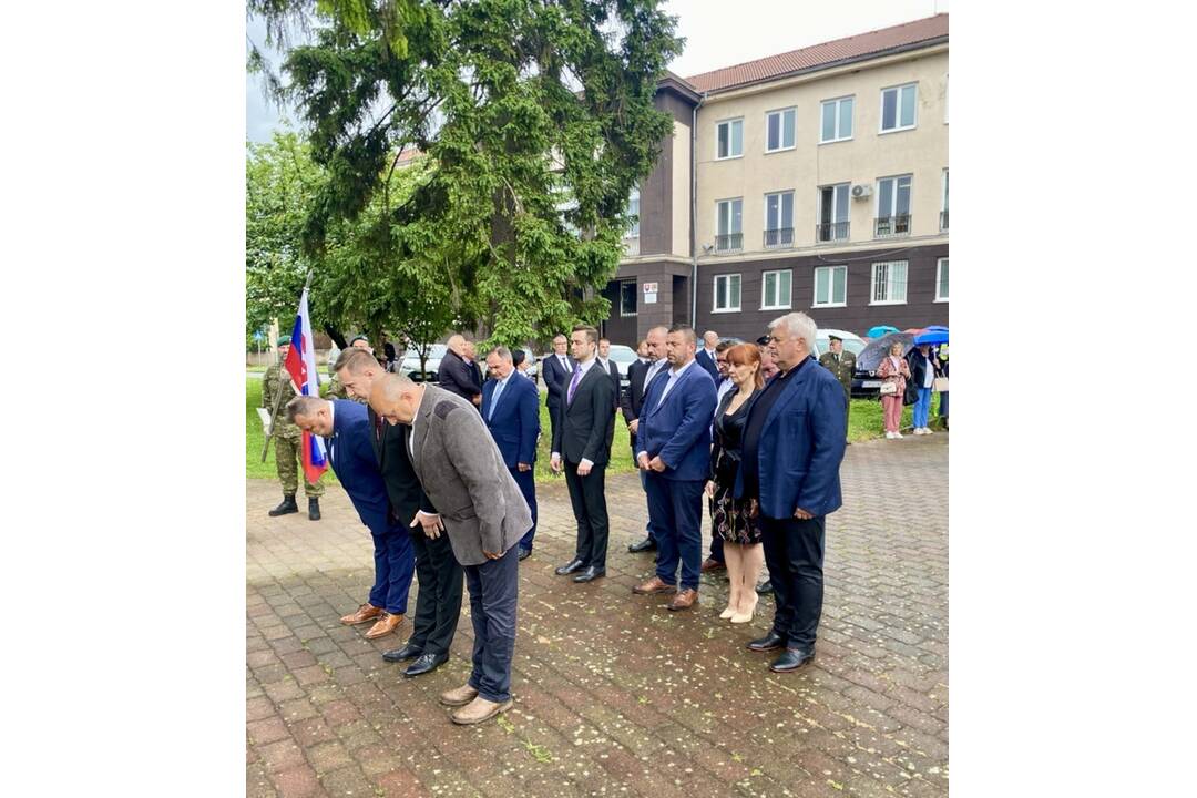 FOTO: Pietny akt kladenia vencov v Sobranciach a Michalovciach, foto 9